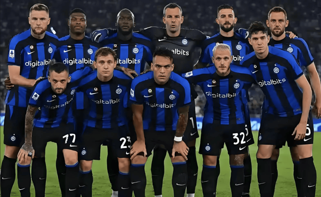 记者：韩鹏仍是泰山主帅，但俱乐部需要找个名义上的“主帅”（记者：韩鹏继续执掌泰山，俱乐部需另找一位名义主帅）